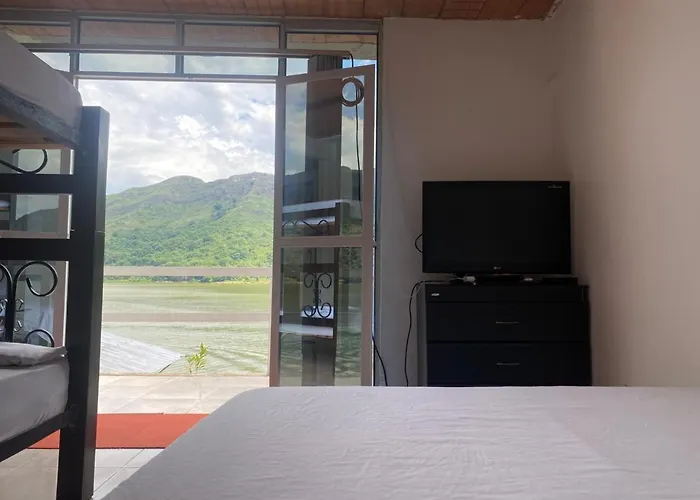 Apartamento De Verano A Orillas De La Represa De Prado 1 De 2